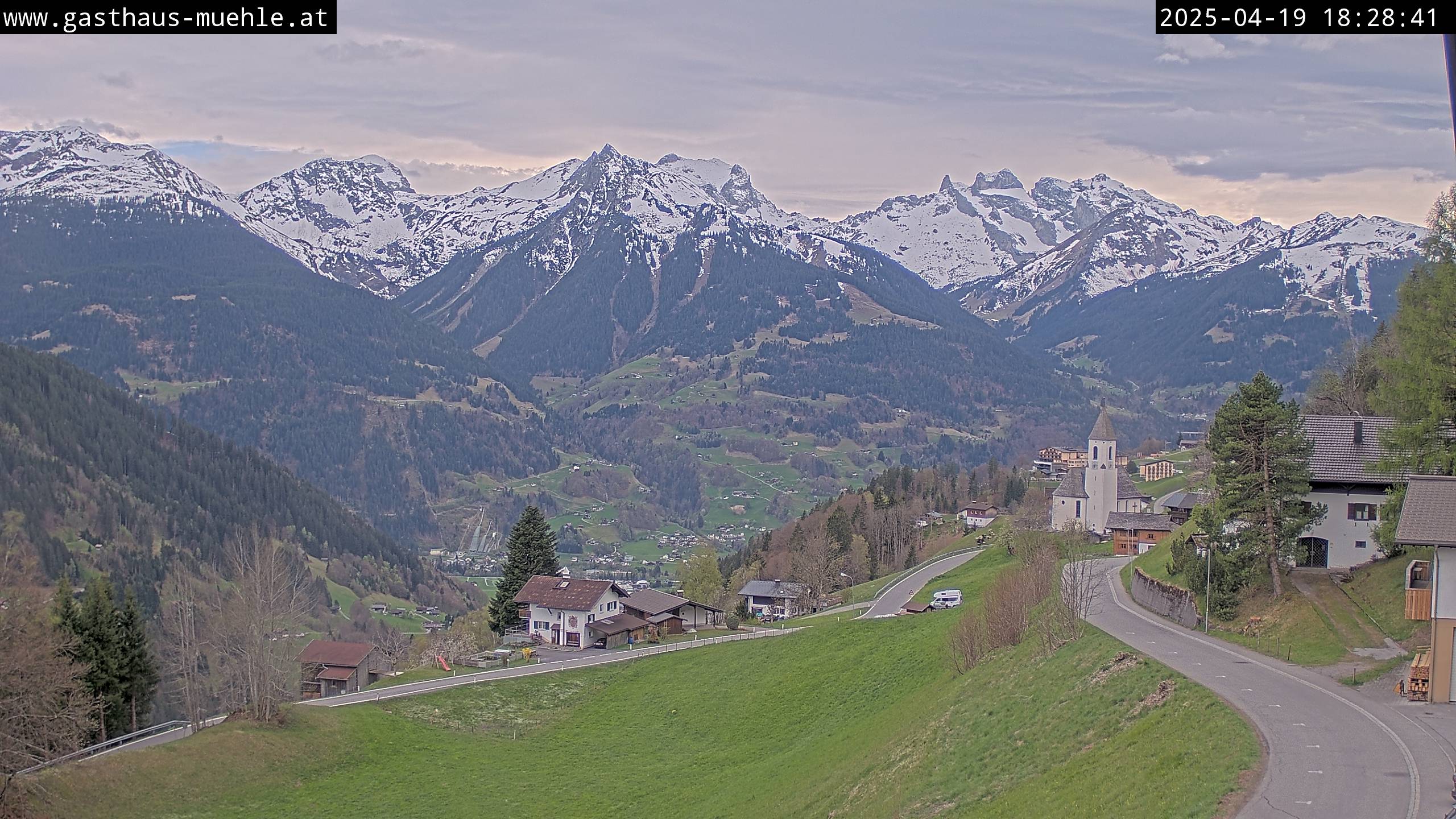 Die Webcam Silbertal - Livebild vom Gasthaus Mühle  - Blick von Innerberg (Bartholomäberg) aufs Rätikonmassiv